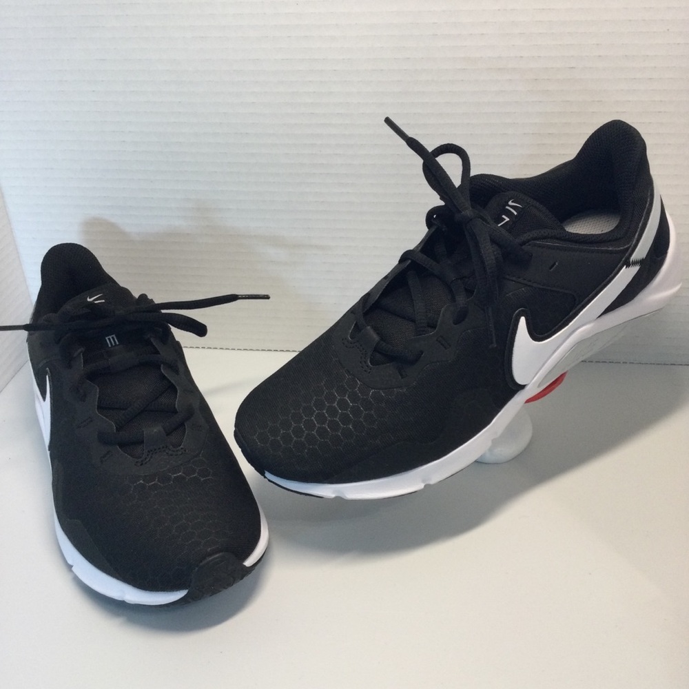 Nike Legend Essential 2